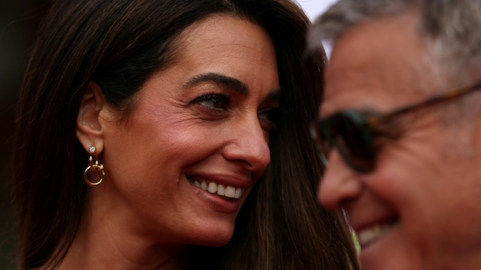  George and Amal Clooney flee French home due to wildfire 