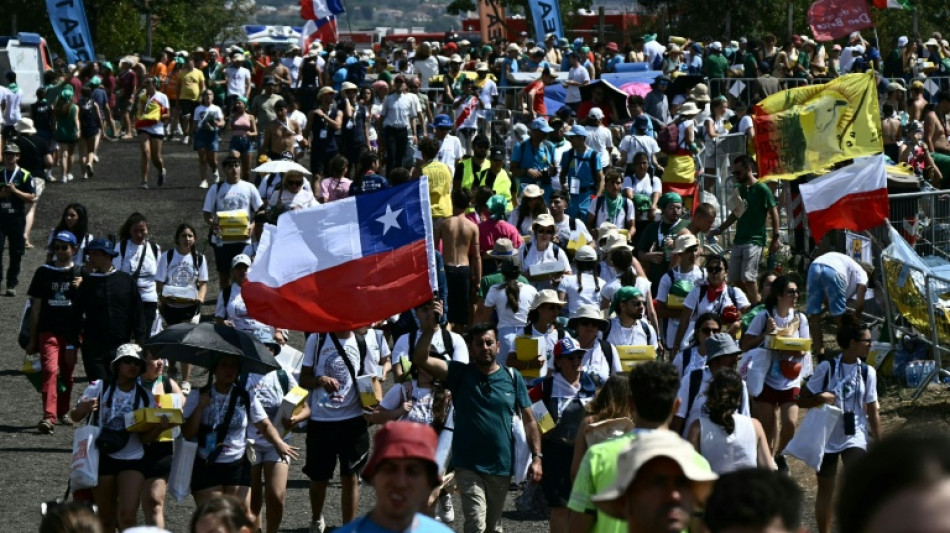 Jubil&eacute;: arriv&eacute;e du pape en h&eacute;licopt&egrave;re devant une foule en liesse &agrave; Rome