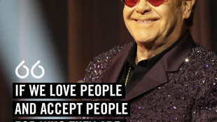 Mosca vieta la Elton John Aids Foundation