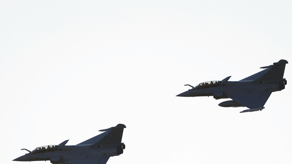  Lituania chiude lo scalo di Vilnius per possibili droni, Nato mobilita i caccia 