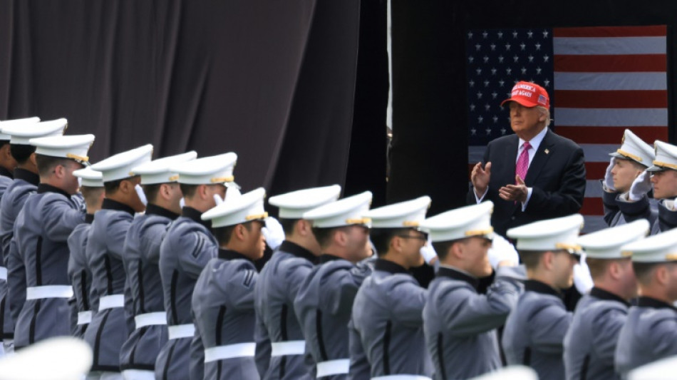 Trump se jacta de haber "liberado" a los militares de EEUU de las teor&iacute;as sobre g&eacute;nero y "raza"