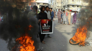 Protestos no Paquistão após a prisão de ex-primeiro-ministro