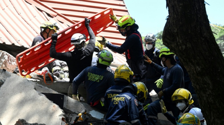  Colombia scrambles to find survivors as quake kills 240 