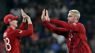 Spin-heavy England restrict New Zealand to 159-7 in Super Eights