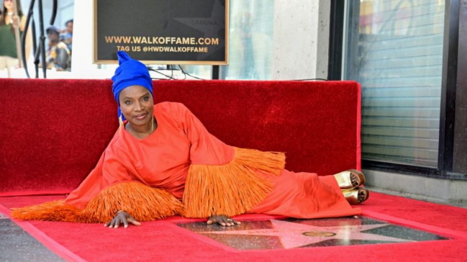  Ang&eacute;lique Kidjo bekommt als erste afrikanische S&auml;ngerin Stern auf "Walk of Fame" 