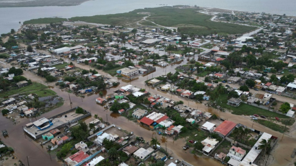  El Pac&iacute;fico mexicano resiste al paso del hurac&aacute;n Polo 