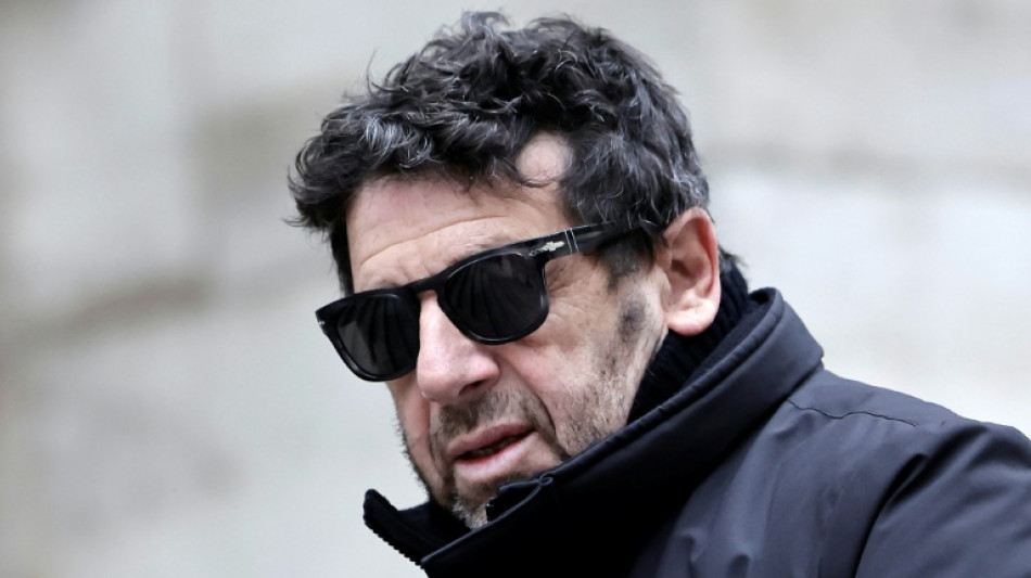  Affaire Bruel: contr&ocirc;le judiciaire assoupli pour le chanteur 