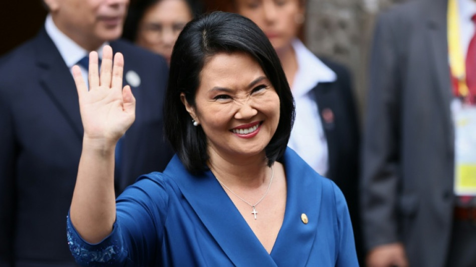  Rechtsgerichtete Politikerin Fujimori tritt Pr&auml;sidentenamt in Peru an 