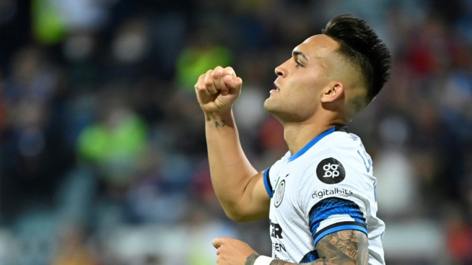 Martinez brace ensures Inter take title race to final week