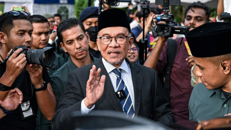 Malaisie: le réformiste Anwar Ibrahim devient Premier ministre